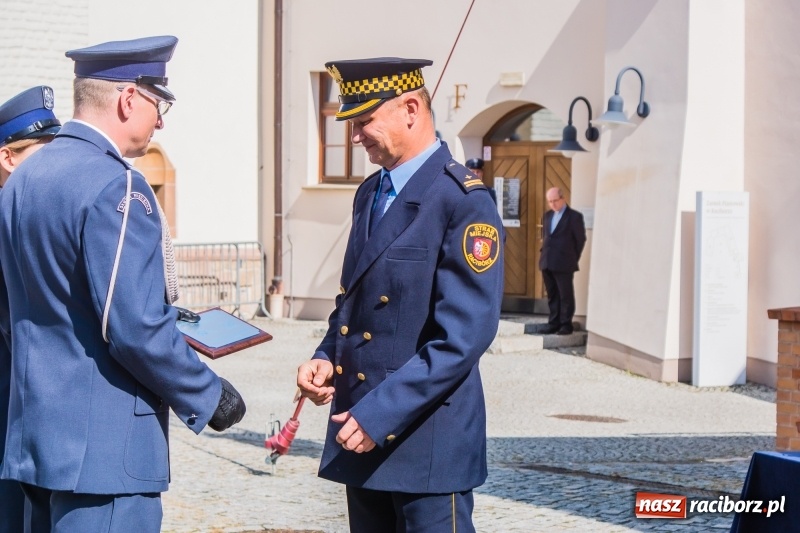 Zdjęcie w galerii na portalu naszraciborz.pl: Zakład Karny w Raciborzu ma od dziś sztandar FOTO i WIDEO  wiadomości z regionu