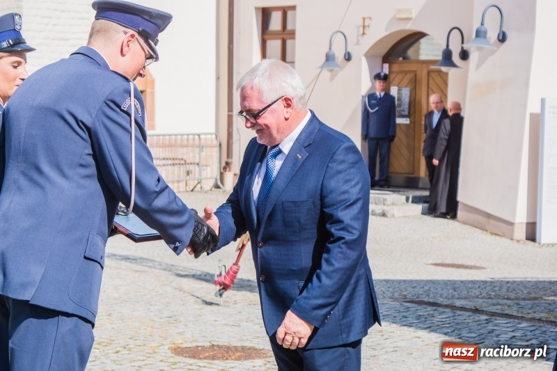 Zdjęcie w galerii na portalu naszraciborz.pl: Zakład Karny w Raciborzu ma od dziś sztandar FOTO i WIDEO  wiadomości z regionu