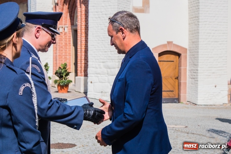Zdjęcie w galerii na portalu naszraciborz.pl: Zakład Karny w Raciborzu ma od dziś sztandar FOTO i WIDEO  wiadomości z regionu