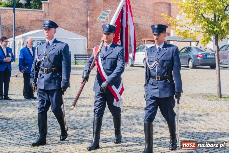 Zdjęcie w galerii na portalu naszraciborz.pl: Zakład Karny w Raciborzu ma od dziś sztandar FOTO i WIDEO  wiadomości z regionu
