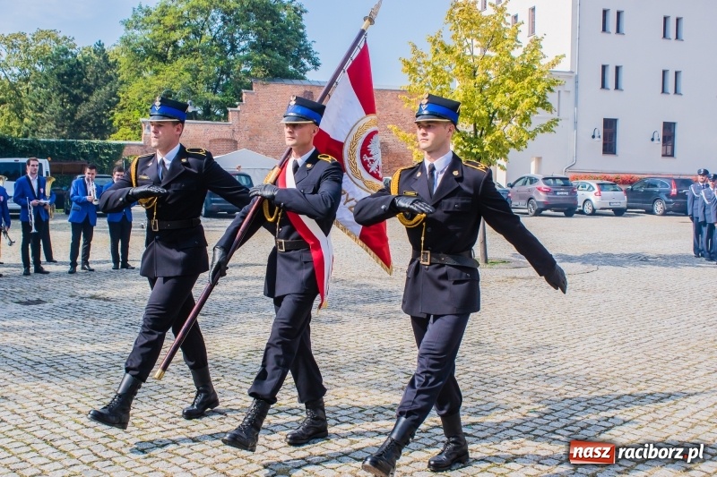 Zdjęcie w galerii na portalu naszraciborz.pl: Zakład Karny w Raciborzu ma od dziś sztandar FOTO i WIDEO  wiadomości z regionu