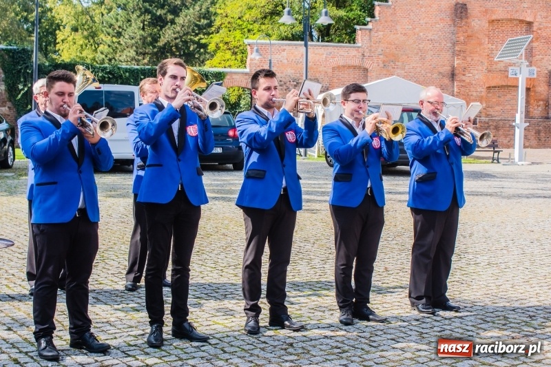 Zdjęcie w galerii na portalu naszraciborz.pl: Zakład Karny w Raciborzu ma od dziś sztandar FOTO i WIDEO  wiadomości z regionu