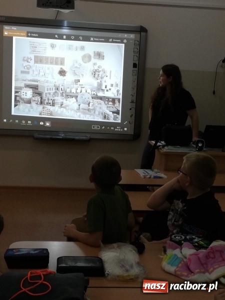 Zdjęcie w galerii na portalu naszraciborz.pl: Archi-Przygody, czyli zajęcia z architektury w SP 4 wiadomości z regionu