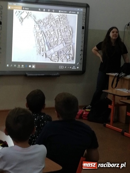 Zdjęcie w galerii na portalu naszraciborz.pl: Archi-Przygody, czyli zajęcia z architektury w SP 4 wiadomości z regionu