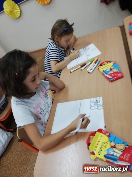 Zdjęcie w galerii na portalu naszraciborz.pl: Archi-Przygody, czyli zajęcia z architektury w SP 4 wiadomości z regionu