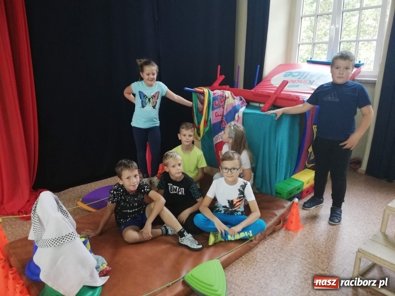 Zdjęcie w galerii na portalu naszraciborz.pl: Archi-Przygody, czyli zajęcia z architektury w SP 4 wiadomości z regionu