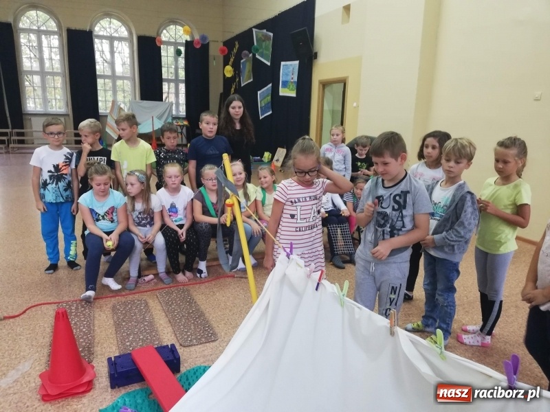 Zdjęcie w galerii na portalu naszraciborz.pl: Archi-Przygody, czyli zajęcia z architektury w SP 4 wiadomości z regionu