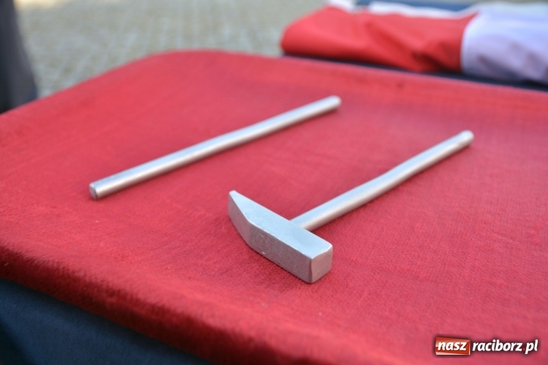 Zdjęcie w galerii na portalu naszraciborz.pl: Zakład Karny w Raciborzu ma swój sztandar  wiadomości z regionu