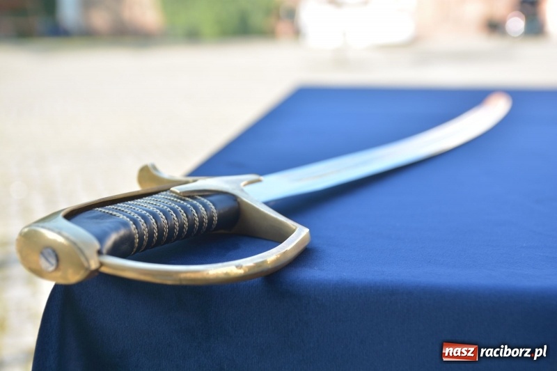 Zdjęcie w galerii na portalu naszraciborz.pl: Zakład Karny w Raciborzu ma swój sztandar  wiadomości z regionu