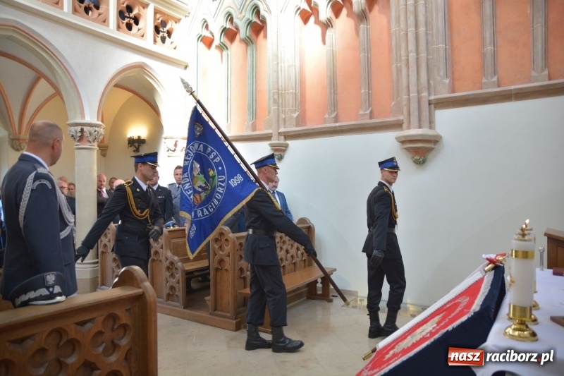Zdjęcie w galerii na portalu naszraciborz.pl: Zakład Karny w Raciborzu ma swój sztandar  wiadomości z regionu