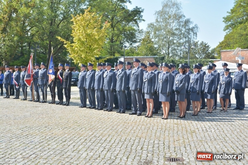 Zdjęcie w galerii na portalu naszraciborz.pl: Zakład Karny w Raciborzu ma swój sztandar  wiadomości z regionu