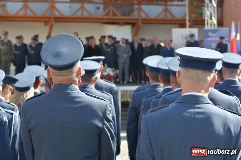 Zdjęcie w galerii na portalu naszraciborz.pl: Zakład Karny w Raciborzu ma swój sztandar  wiadomości z regionu