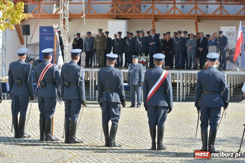 Zdjęcie w galerii na portalu naszraciborz.pl: Zakład Karny w Raciborzu ma swój sztandar  wiadomości z regionu