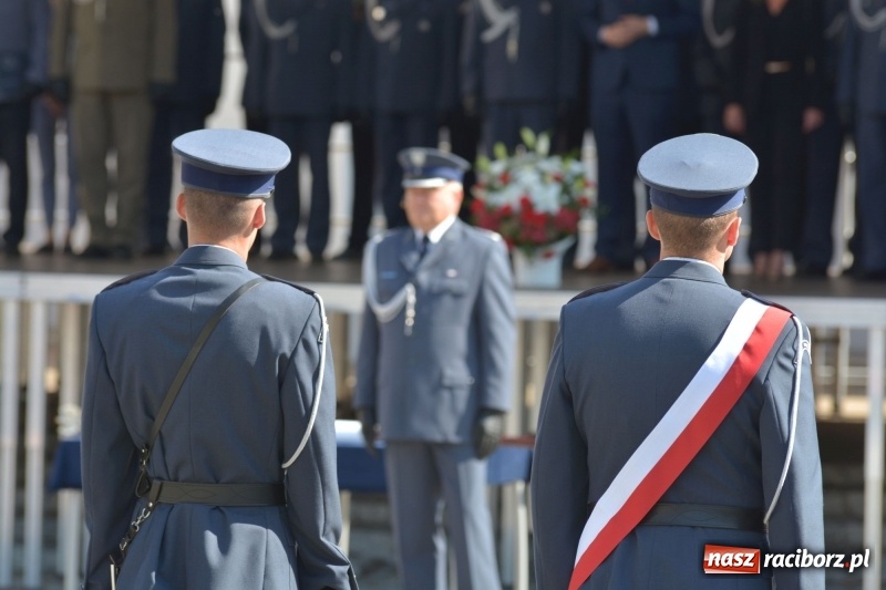 Zdjęcie w galerii na portalu naszraciborz.pl: Zakład Karny w Raciborzu ma swój sztandar  wiadomości z regionu