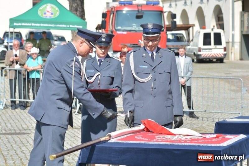 Zdjęcie w galerii na portalu naszraciborz.pl: Zakład Karny w Raciborzu ma swój sztandar  wiadomości z regionu