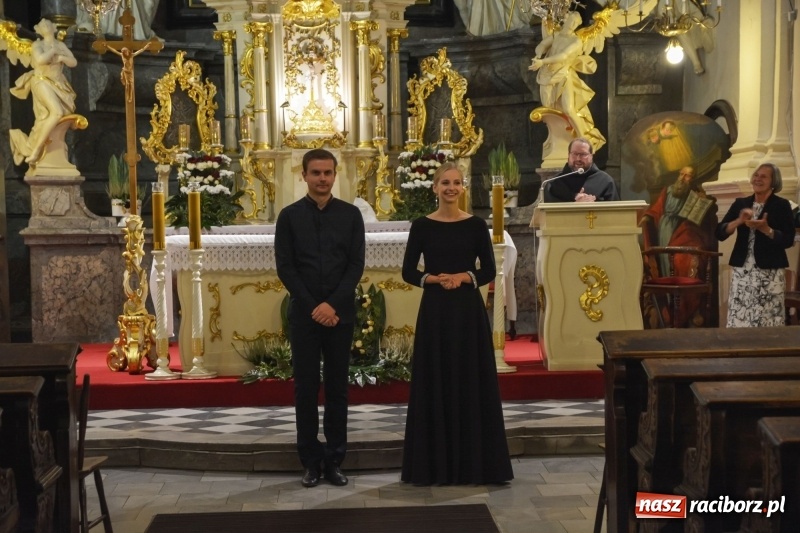 Zdjęcie w galerii na portalu naszraciborz.pl: Debiut raciborzanki na Festiwalu Koncertów Loretańskich w Głogówku wiadomości z regionu