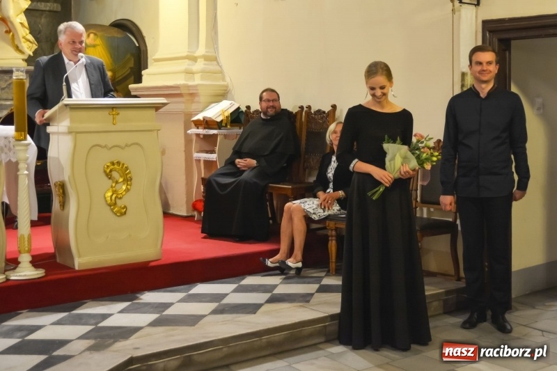 Zdjęcie w galerii na portalu naszraciborz.pl: Debiut raciborzanki na Festiwalu Koncertów Loretańskich w Głogówku wiadomości z regionu
