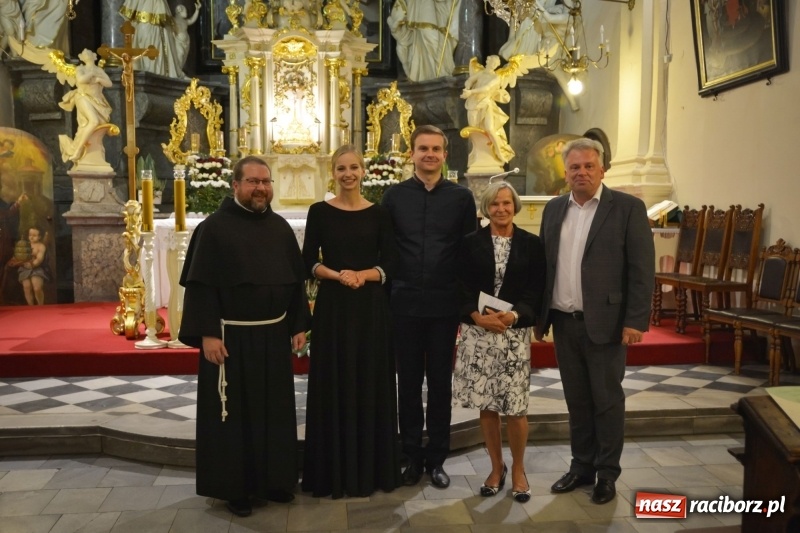 Zdjęcie w galerii na portalu naszraciborz.pl: Debiut raciborzanki na Festiwalu Koncertów Loretańskich w Głogówku wiadomości z regionu