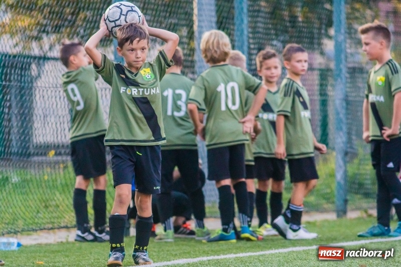 Zdjęcie w galerii na portalu naszraciborz.pl: Orliki: Rudzki Buk bezlitosny dla Studziennej wiadomości z regionu