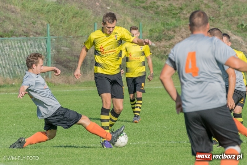 Zdjęcie w galerii na portalu naszraciborz.pl: Górki Śląskie wykorzystały potknięcie Markowic i wróciły na fotel lidera B klasy wiadomości z regionu