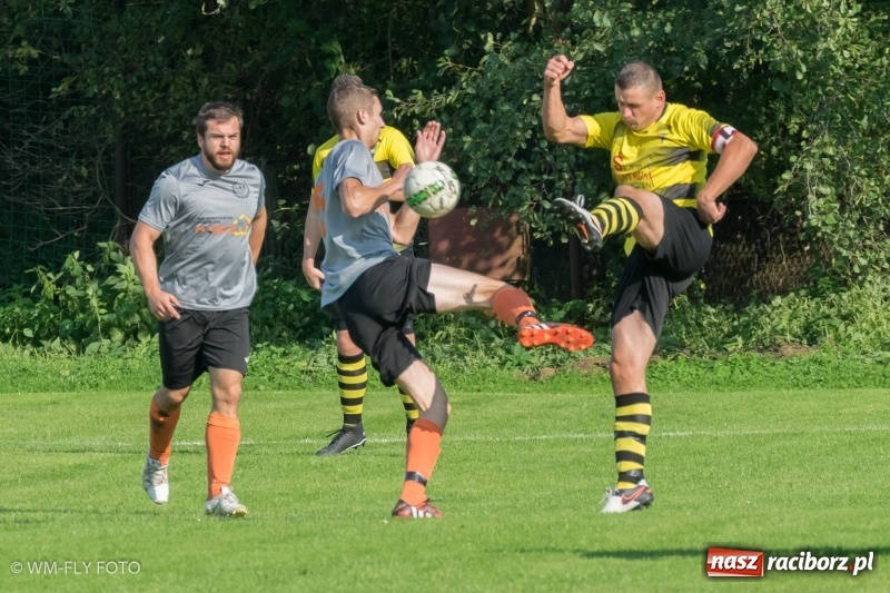 Zdjęcie w galerii na portalu naszraciborz.pl: Górki Śląskie wykorzystały potknięcie Markowic i wróciły na fotel lidera B klasy wiadomości z regionu