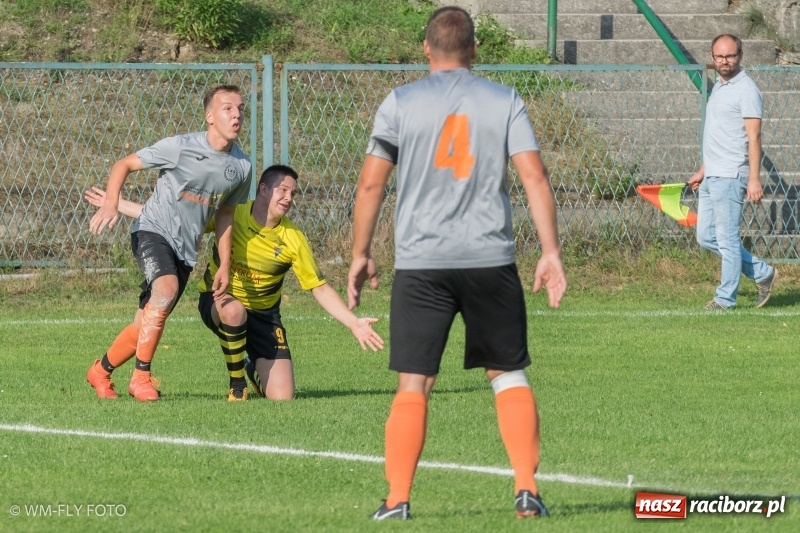 Zdjęcie w galerii na portalu naszraciborz.pl: Górki Śląskie wykorzystały potknięcie Markowic i wróciły na fotel lidera B klasy wiadomości z regionu