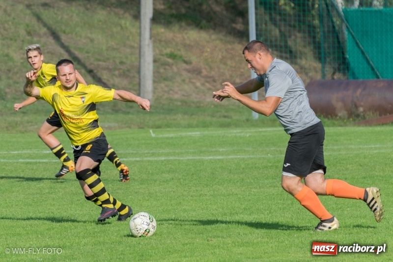 Zdjęcie w galerii na portalu naszraciborz.pl: Górki Śląskie wykorzystały potknięcie Markowic i wróciły na fotel lidera B klasy wiadomości z regionu