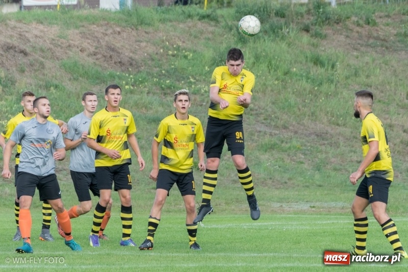 Zdjęcie w galerii na portalu naszraciborz.pl: Górki Śląskie wykorzystały potknięcie Markowic i wróciły na fotel lidera B klasy wiadomości z regionu