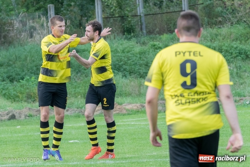 Zdjęcie w galerii na portalu naszraciborz.pl: Górki Śląskie wykorzystały potknięcie Markowic i wróciły na fotel lidera B klasy wiadomości z regionu