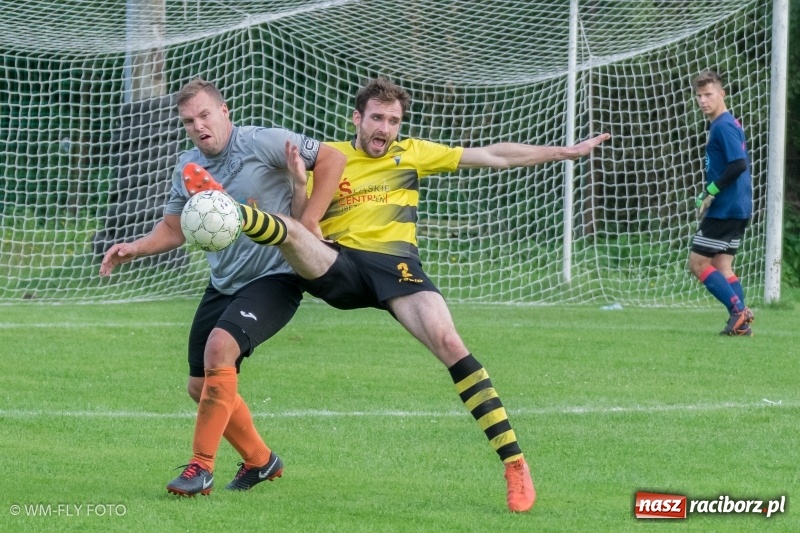 Zdjęcie w galerii na portalu naszraciborz.pl: Górki Śląskie wykorzystały potknięcie Markowic i wróciły na fotel lidera B klasy wiadomości z regionu