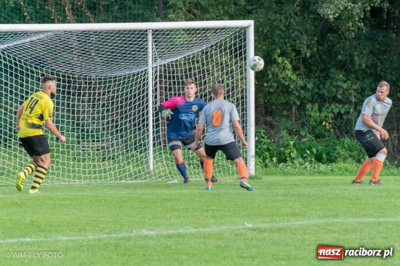 Zdjęcie w galerii na portalu naszraciborz.pl: Górki Śląskie wykorzystały potknięcie Markowic i wróciły na fotel lidera B klasy wiadomości z regionu