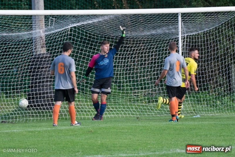 Zdjęcie w galerii na portalu naszraciborz.pl: Górki Śląskie wykorzystały potknięcie Markowic i wróciły na fotel lidera B klasy wiadomości z regionu