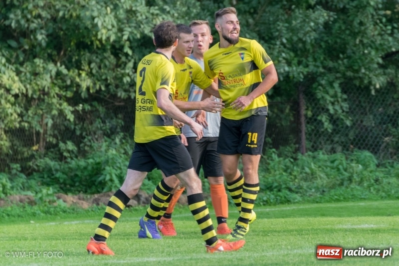 Zdjęcie w galerii na portalu naszraciborz.pl: Górki Śląskie wykorzystały potknięcie Markowic i wróciły na fotel lidera B klasy wiadomości z regionu