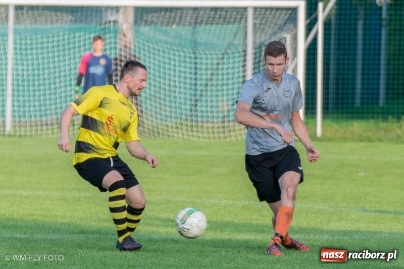 Zdjęcie w galerii na portalu naszraciborz.pl: Górki Śląskie wykorzystały potknięcie Markowic i wróciły na fotel lidera B klasy wiadomości z regionu