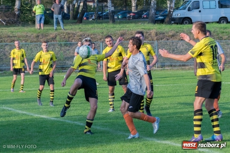 Zdjęcie w galerii na portalu naszraciborz.pl: Górki Śląskie wykorzystały potknięcie Markowic i wróciły na fotel lidera B klasy wiadomości z regionu