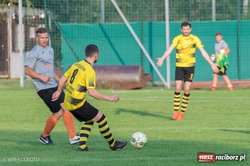 Zdjęcie w galerii na portalu naszraciborz.pl: Górki Śląskie wykorzystały potknięcie Markowic i wróciły na fotel lidera B klasy wiadomości z regionu