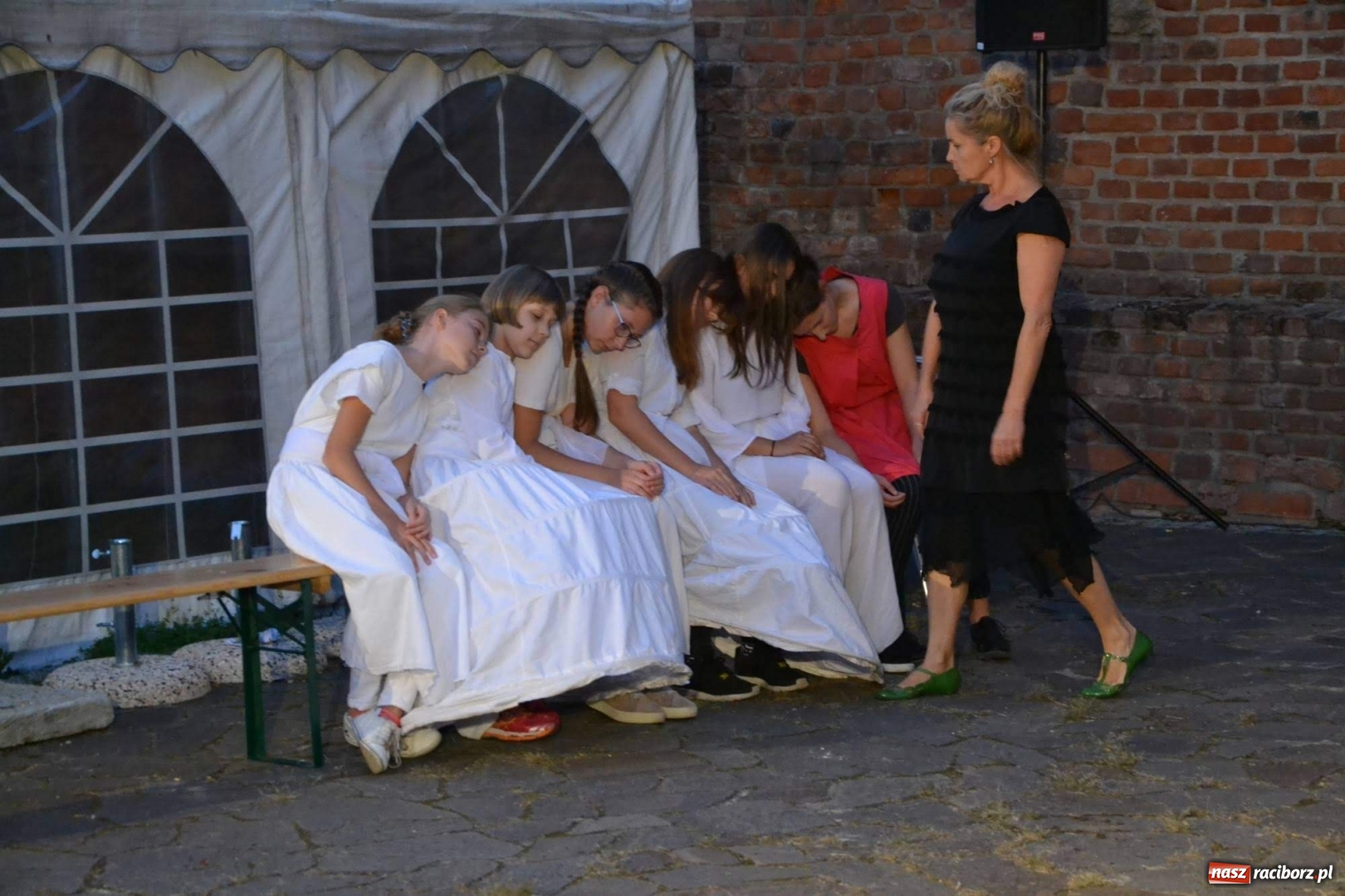 Zdjęcie w galerii na portalu naszraciborz.pl: ART CAMP – WIECZÓR SZTUKI, czyli artystyczne wspomnienia z obozu w Pieninach  wiadomości z regionu