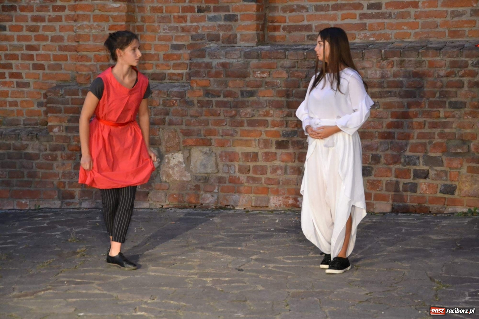 Zdjęcie w galerii na portalu naszraciborz.pl: ART CAMP – WIECZÓR SZTUKI, czyli artystyczne wspomnienia z obozu w Pieninach  wiadomości z regionu