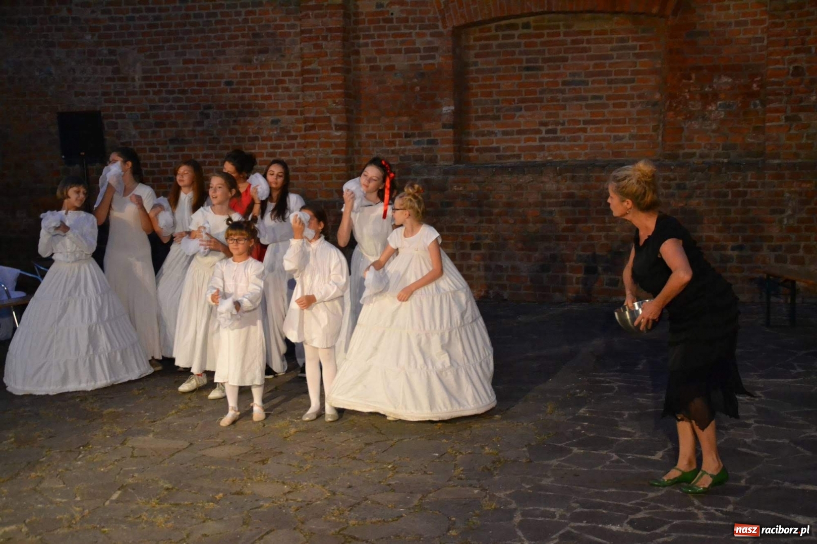 Zdjęcie w galerii na portalu naszraciborz.pl: ART CAMP – WIECZÓR SZTUKI, czyli artystyczne wspomnienia z obozu w Pieninach  wiadomości z regionu