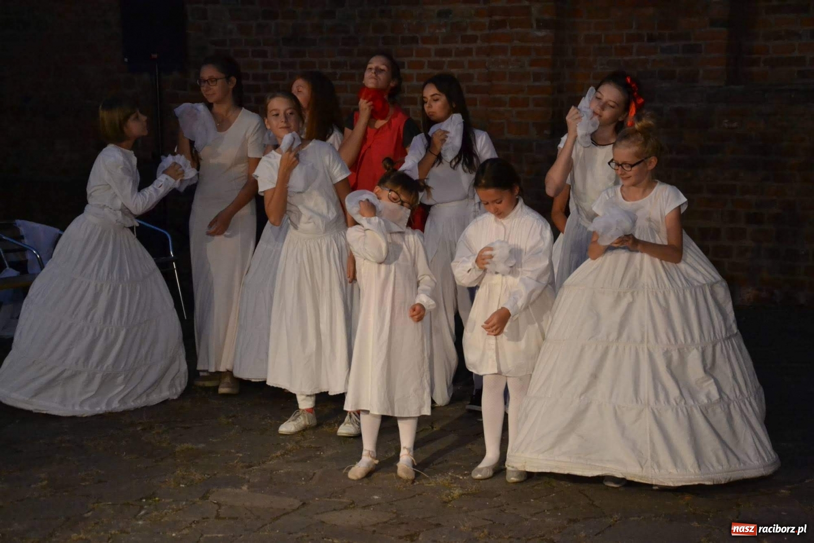 Zdjęcie w galerii na portalu naszraciborz.pl: ART CAMP – WIECZÓR SZTUKI, czyli artystyczne wspomnienia z obozu w Pieninach  wiadomości z regionu