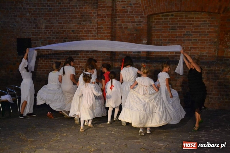 Zdjęcie w galerii na portalu naszraciborz.pl: ART CAMP – WIECZÓR SZTUKI, czyli artystyczne wspomnienia z obozu w Pieninach  wiadomości z regionu