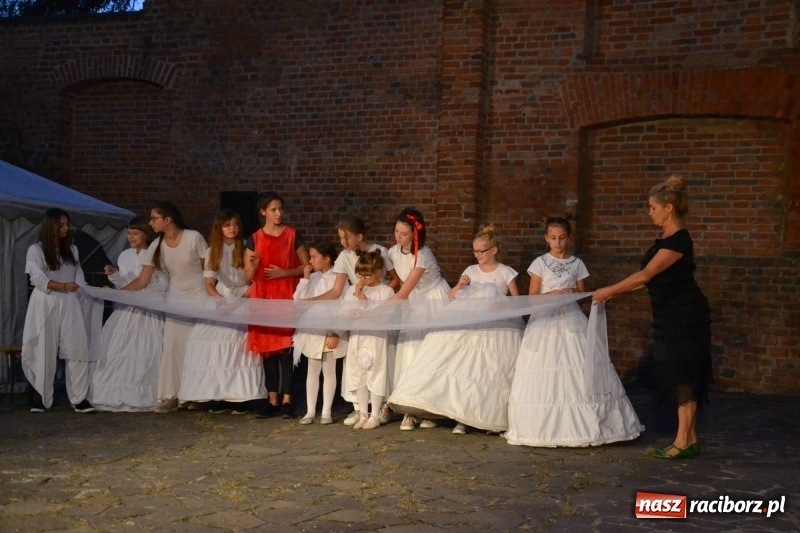 Zdjęcie w galerii na portalu naszraciborz.pl: ART CAMP – WIECZÓR SZTUKI, czyli artystyczne wspomnienia z obozu w Pieninach  wiadomości z regionu