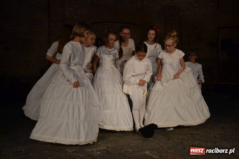 Zdjęcie w galerii na portalu naszraciborz.pl: ART CAMP – WIECZÓR SZTUKI, czyli artystyczne wspomnienia z obozu w Pieninach  wiadomości z regionu