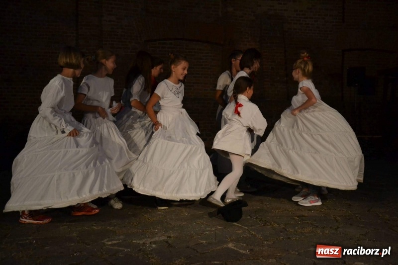 Zdjęcie w galerii na portalu naszraciborz.pl: ART CAMP – WIECZÓR SZTUKI, czyli artystyczne wspomnienia z obozu w Pieninach  wiadomości z regionu