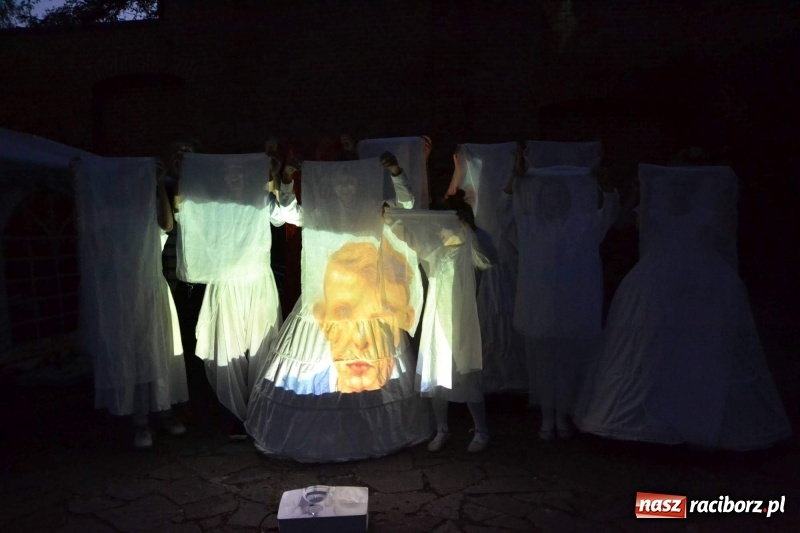 Zdjęcie w galerii na portalu naszraciborz.pl: ART CAMP – WIECZÓR SZTUKI, czyli artystyczne wspomnienia z obozu w Pieninach  wiadomości z regionu