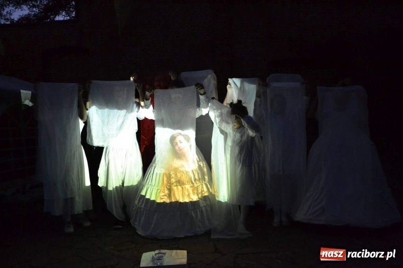 Zdjęcie w galerii na portalu naszraciborz.pl: ART CAMP – WIECZÓR SZTUKI, czyli artystyczne wspomnienia z obozu w Pieninach  wiadomości z regionu