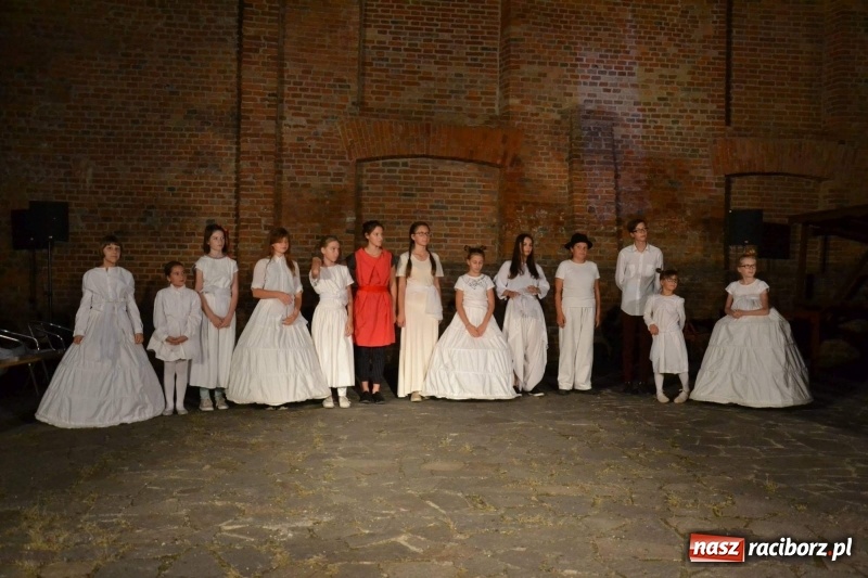 Zdjęcie w galerii na portalu naszraciborz.pl: ART CAMP – WIECZÓR SZTUKI, czyli artystyczne wspomnienia z obozu w Pieninach  wiadomości z regionu