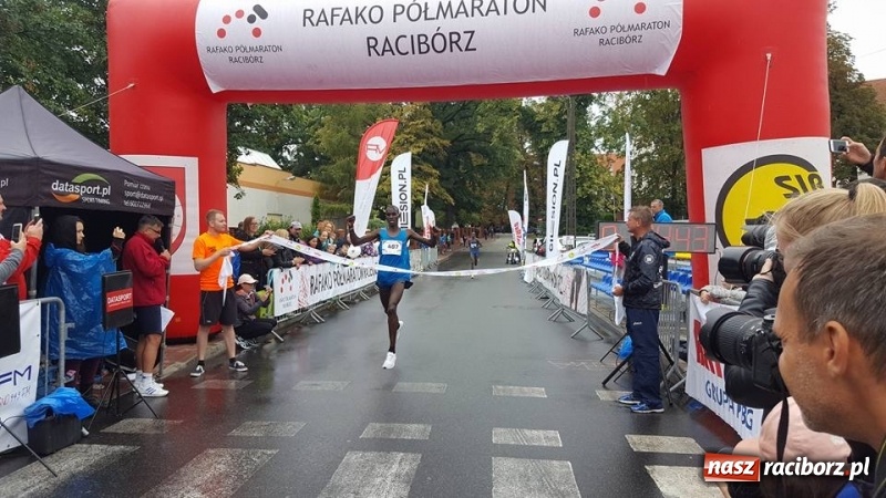 Zdjęcie w galerii na portalu naszraciborz.pl: IV Rafako Półmaraton Racibórz. Zebrano 18,5 tys. zł na wsparcie Natalki wiadomości z regionu