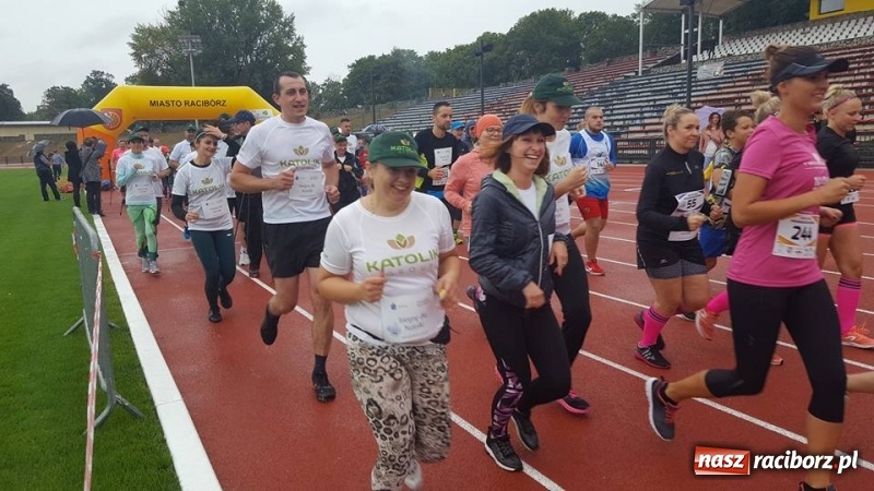 Zdjęcie w galerii na portalu naszraciborz.pl: IV Rafako Półmaraton Racibórz. Zebrano 18,5 tys. zł na wsparcie Natalki wiadomości z regionu