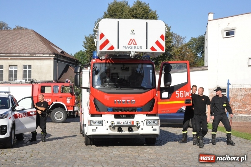 Zdjęcie w galerii na portalu naszraciborz.pl: Raciborscy strażacy mają nową autodrabinę. Zastosowano w niej najnowocześniejsze obecnie rozwiązania techniczne wiadomości z regionu